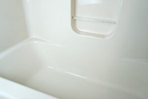 A cleaned white bath tub
